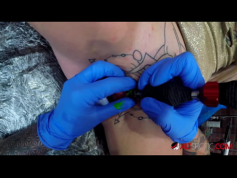 ❤️ Itin tatuiruota karšta Sully Savage gavo tatuiruotę ant savo klitorio Anal porno prie mūsų lt.xxxtun.ru ☑